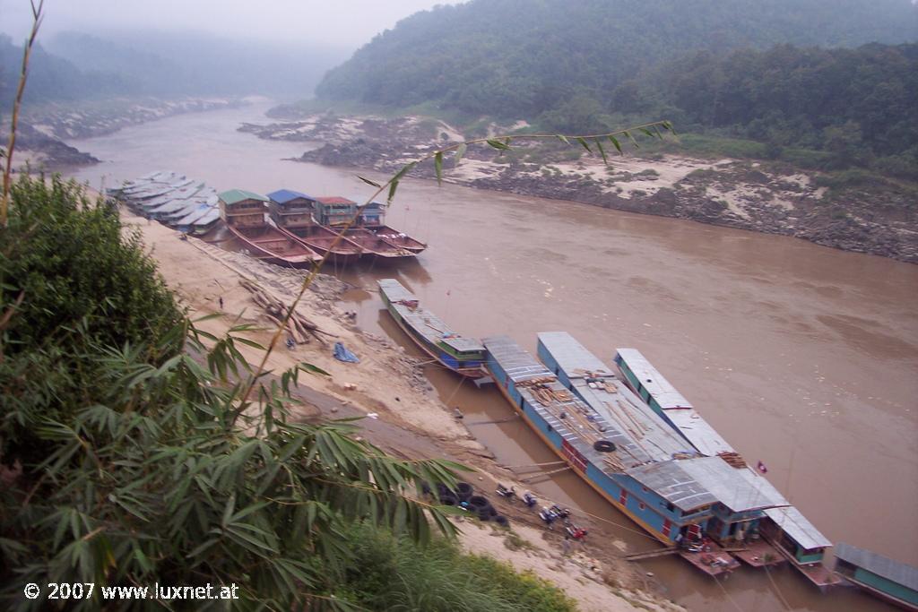 Mekong boat station (Pak Beng)