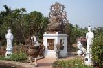 Hanoi temple statues
