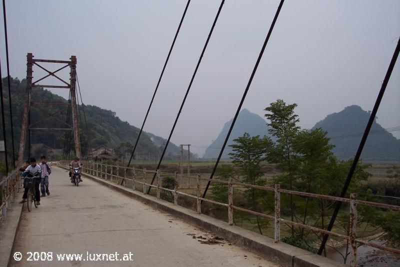 Bridge near Thac Ba lake