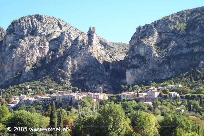 Moustiers-Ste-Marie (Alpes-de-Haute-Provence)