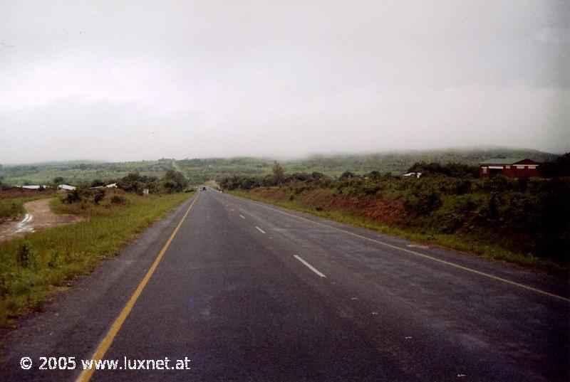 Road to Senga Bay