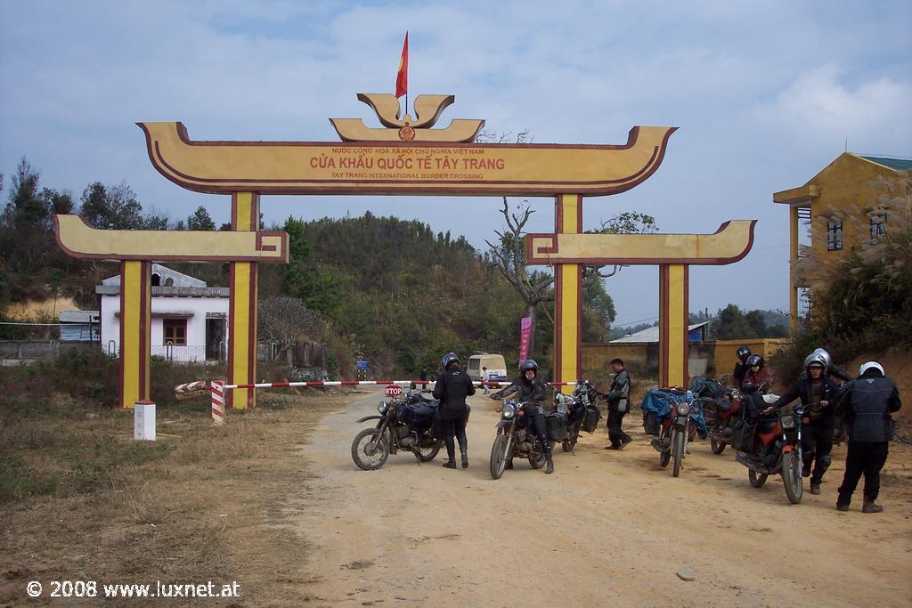 Tay Trang border crossing