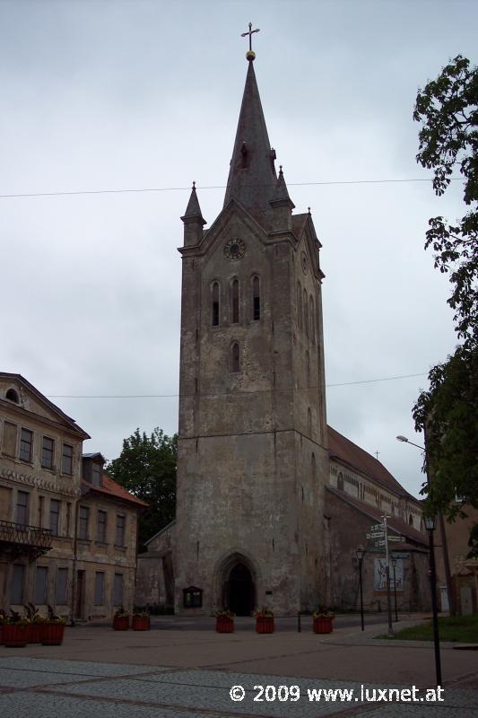 Main Square, Cecis