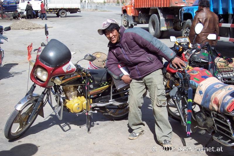 Tibetan Motorbiker (Ü)