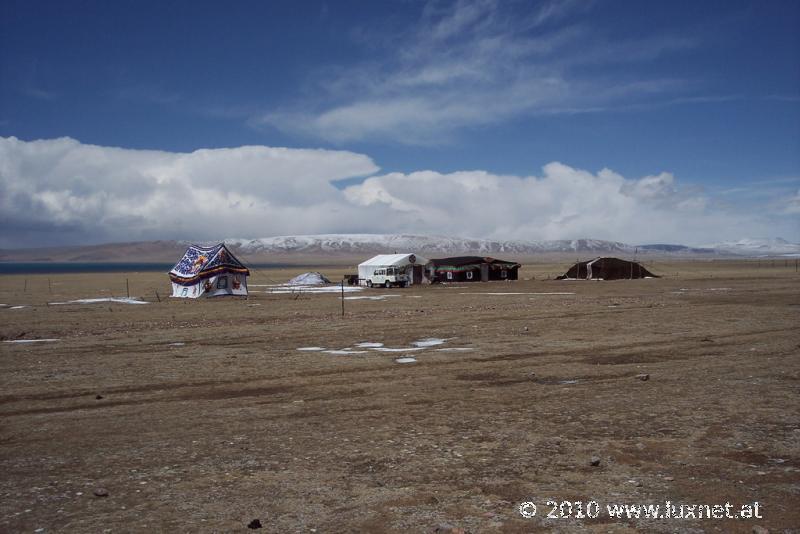 Nomad Tents (Ü)