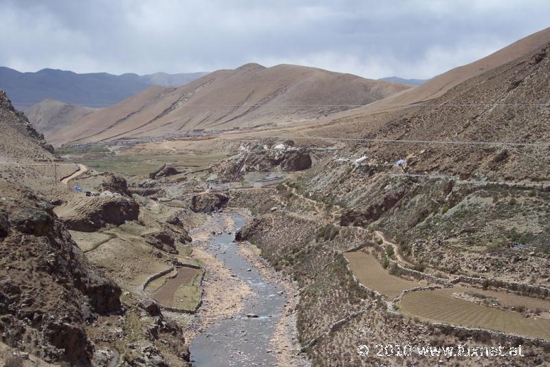 From Dongula to the Tsangpo (Ü)