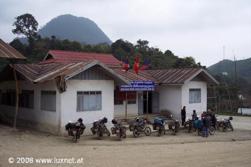 Nam Kanh border crossing