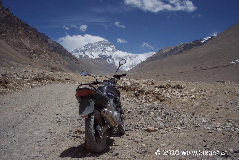 Road to the Everest Basecamp (Tsang)