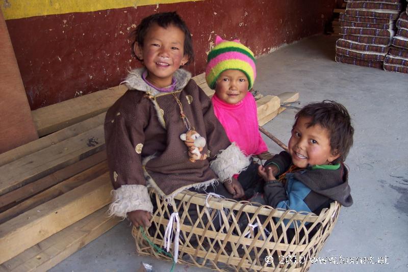 Tibetan Kids (Tsang)