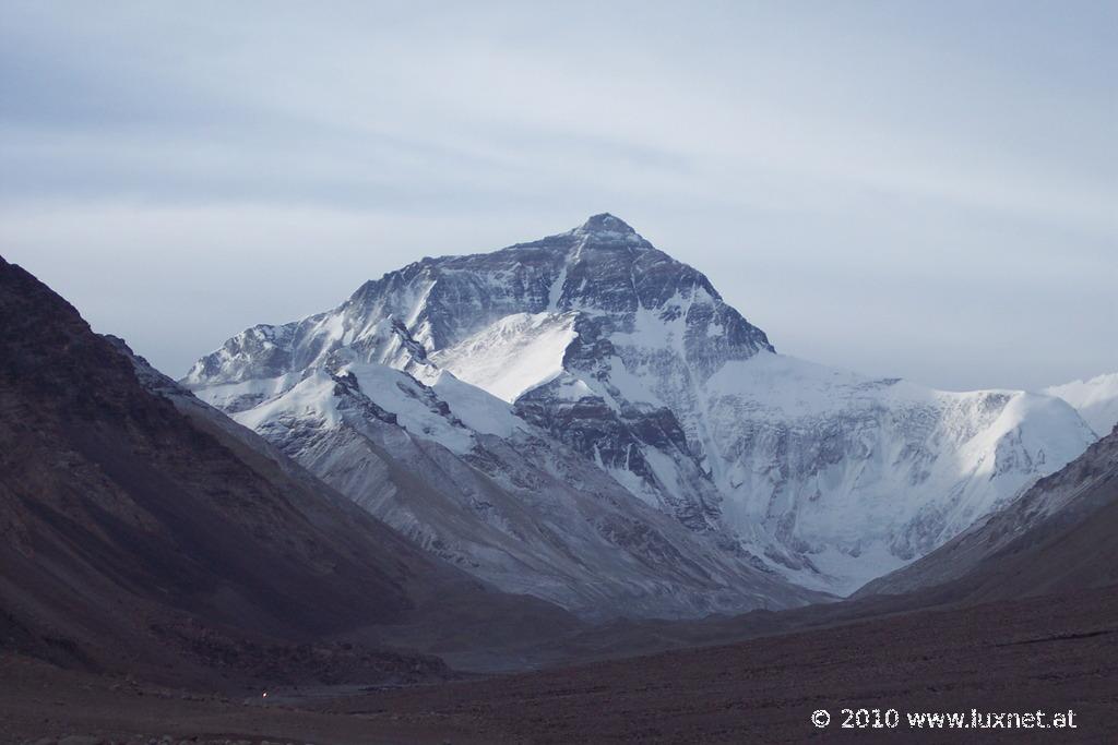 Mt. Everest/Qomolangma, 8844m (Tsang)