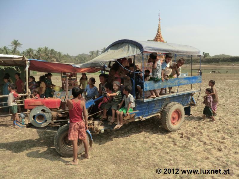 Festival Impression (Mrauk U)