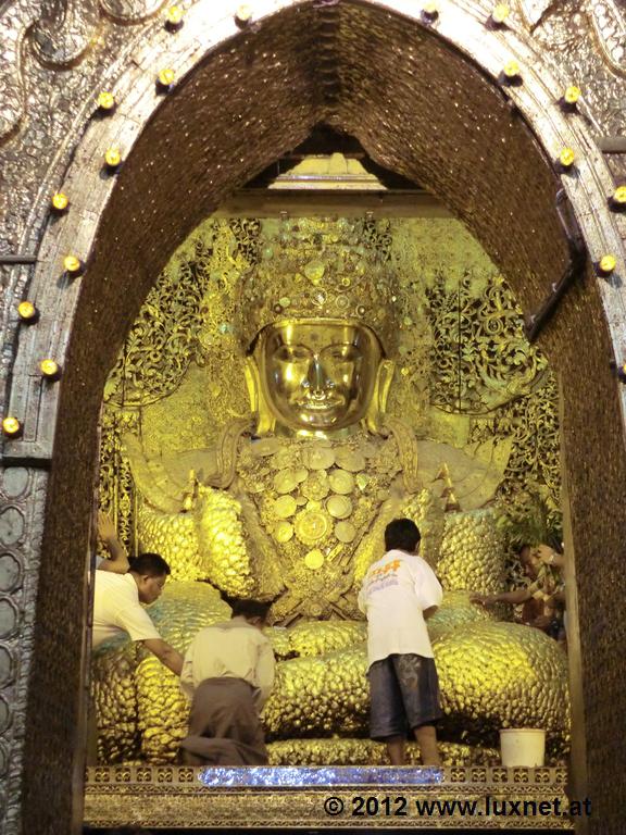 Muhamuni Pagoda (Mandalay)